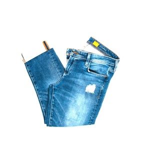 Pilcro Boyfriend Jeans Size 29 Distressed